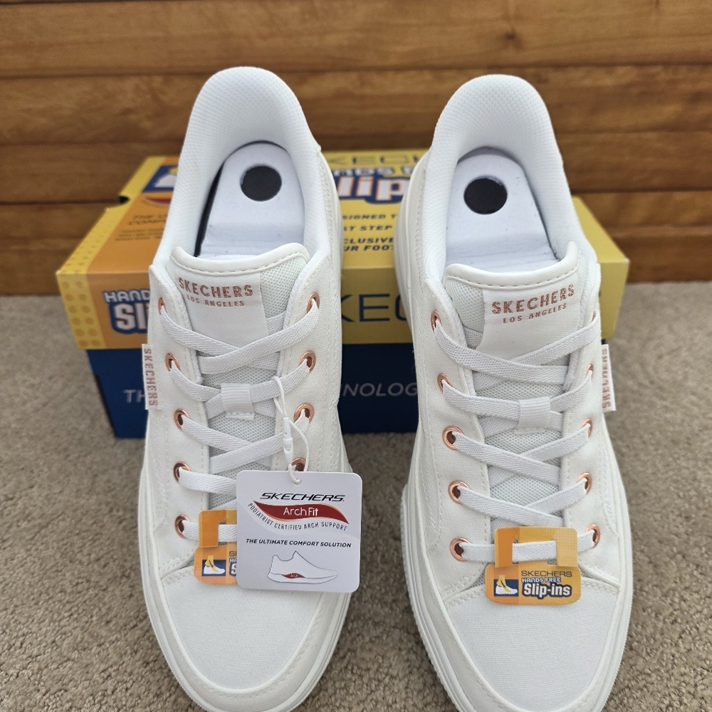 Skechers Women's Arch Fit Step-Ins Canvas Rose Gold Low-Top Sneakers 9M